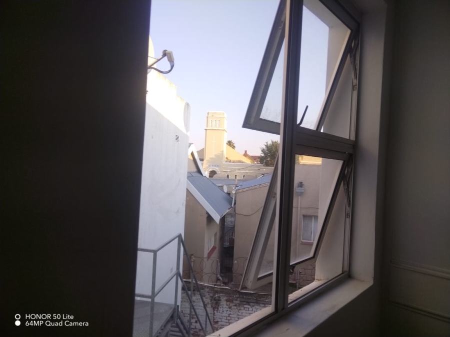 To Let 1 Bedroom Property for Rent in Southernwood Eastern Cape